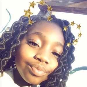 Meet your Posher, Alexia